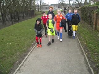 Coopark1's tweet photo. A day out of the scheme,Happy kids a game of football,a journey on the local bus and a 3 mile back home. https://t.co/OkwmCkHuaH