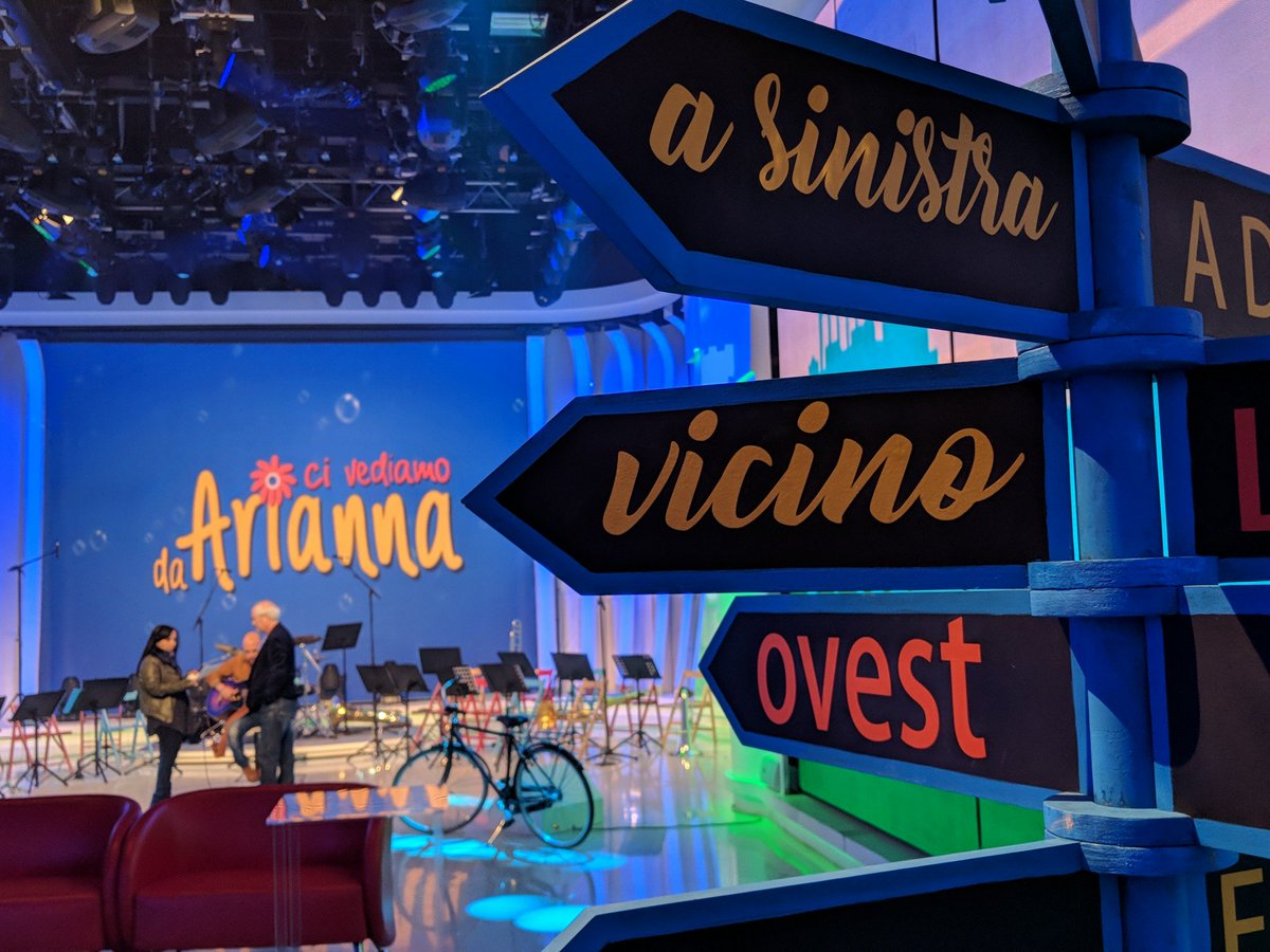 Tra poco con <a href="/ariannaciampoli/">arianna ciampoli</a>: Tiziana Baiocco, la giardiniera che collabora alla cura dei Giardini Vaticani; Jack Jaselli e l’attore e poeta di strada Valerio Di Benedetto.

Ospite d’eccezione, in uscita con il suo ultimo album “Felice”, Suor Cristina!