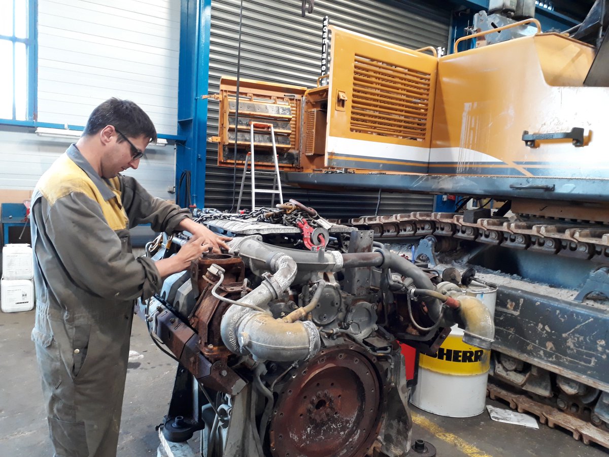 ThLebreton's tweet photo. #SOMTP Bretagne recherche des #techniciens #mécaniciens #LIEBHERR matériels de TP dpts 44, 35,29, 22,56,85
https://t.co/wzrpIWd1wo https://t.co/vOAscP2Z0t