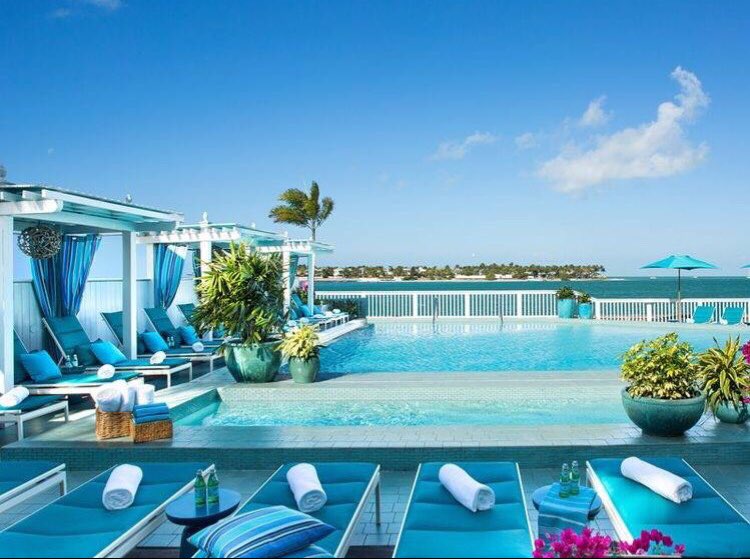 Caraibconnexion's tweet photo. Who would you love to spend some time off with? Tag your #TravelPartner #travelwithbae #weekend #travel #island #caribbean https://t.co/ukiFXB3ZIi