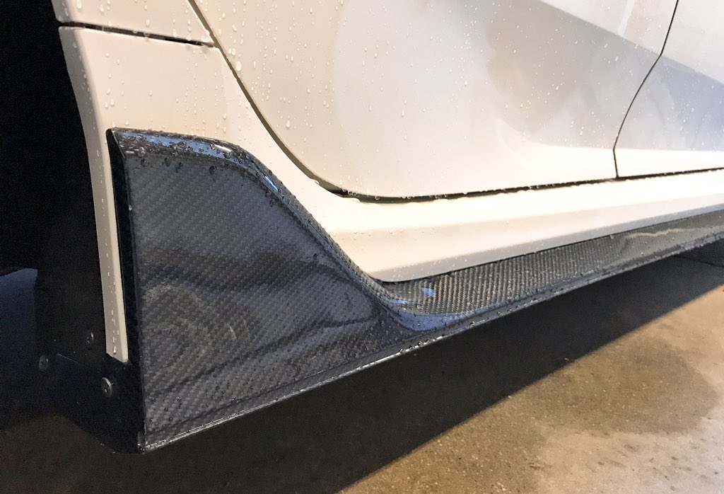 js_umehara's tweet image. もうお気づきの方もおられるでしょうがこの度RAYSさんの協賛でSEIBONカーボンエアロを装着させて頂きました‼️前後スポイラー、サイド、リアゲート、ボンネットを交換してかなりスパルタンに‼️J'Sエアロ開発は夏以降の予定なのでそれまではこれで頑張っていこうと思います‼️ #seibon #rays