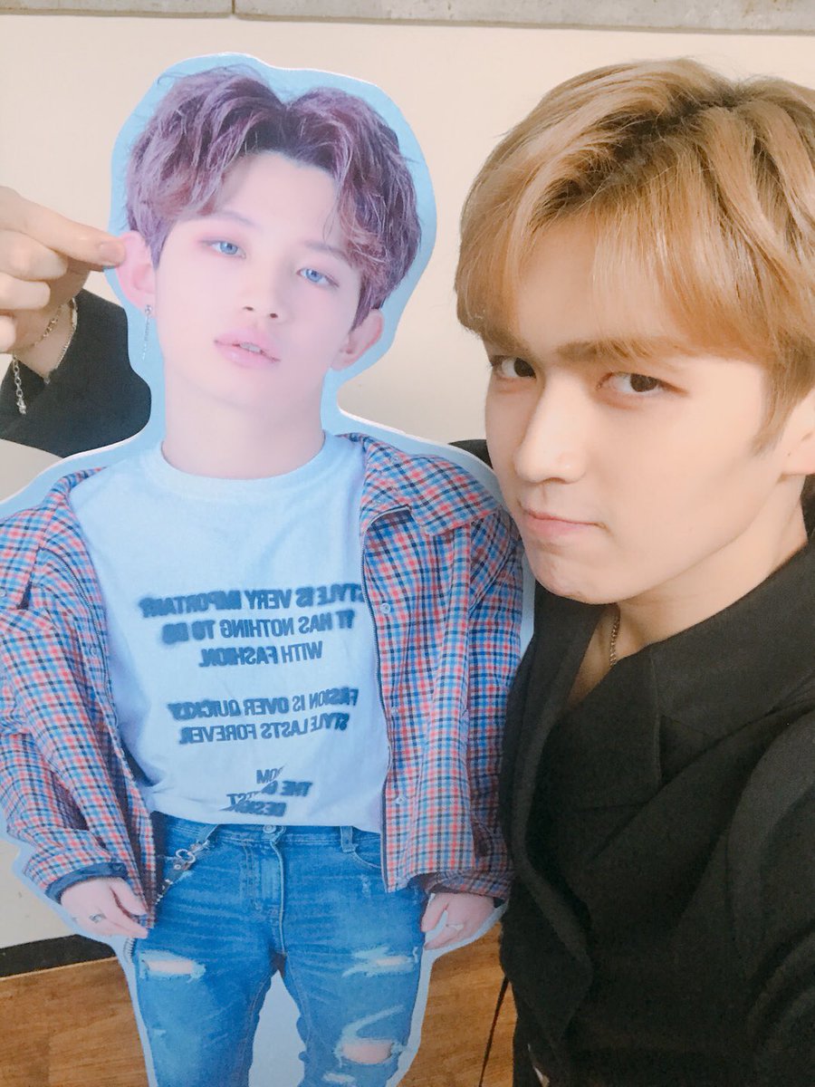 UP10TION's tweet photo. 처음이자 마지막으로 잡아본 우리 형아의 귀👂🏻 #진후데이 #오늘은 #웨이데이 https://t.co/Os7ViTZeka