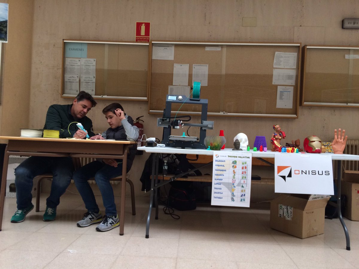 smartopenlab's tweet photo. Mesa de nuestra y contacto de @onisus3d #ArduinoDay #Cáceres en @EPCC_Unex #ArduinoDay2018 https://t.co/wBmDvFoRW3