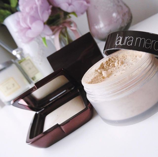 ATBDippalliNaik's tweet image. Reposting @my_beautiful_obsession:
On the blog today, the difference between a setting powder and finishing powder. Link in bio! #settingpowder #finishingpowder #hourglassambientlightingpowder #lauramerciertranslucentpowder #bblog #bbloggersuk #discoverunder5k #beautyinfluencer