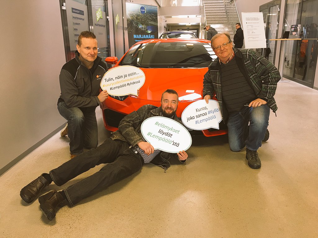 LempYrittajat's tweet photo. Kilpailijoita yritysrastilla 4. #Lempäälä #kyllä #yhdessä #yajot #tapahtuma #elämykset #luxurycollectionautomobiles https://t.co/aEcRv8Jbxw