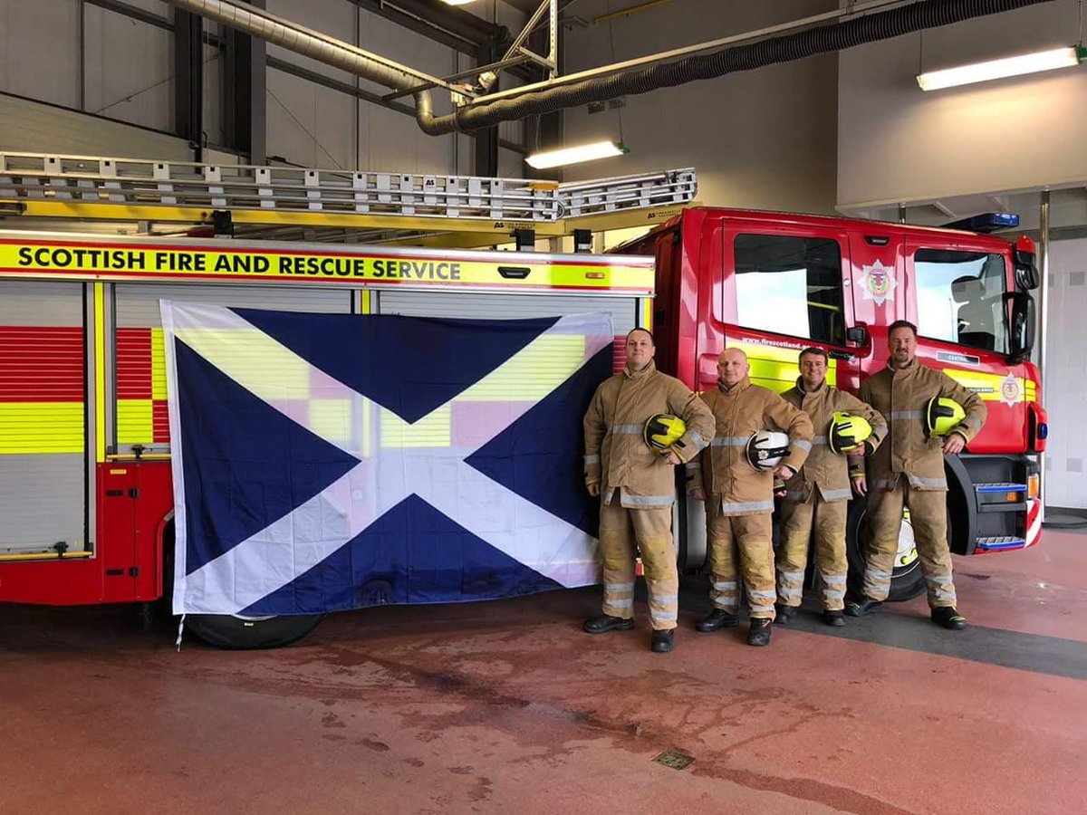 beatamax14's tweet photo. Have you got dirty wheels? 🚗 Get your car washed at Central Fire Station today.... support 4 local mad firefighters who are taking on the New York Marathon 🏃‍♂️raising monies for @ArchieAberdeen @firefighters999 @fire_scot https://t.co/XevylZH4JI
