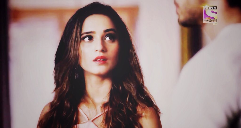 thatgirlnims's tweet photo. Shivani’s given more expressions in one episode than Donal did in like 120 episodes! #EkDeewaanaTha #EDT https://t.co/fVjXTuJBlY