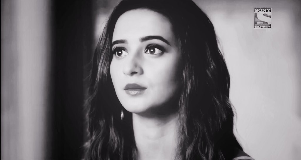 thatgirlnims's tweet photo. Shivani’s given more expressions in one episode than Donal did in like 120 episodes! #EkDeewaanaTha #EDT https://t.co/fVjXTuJBlY