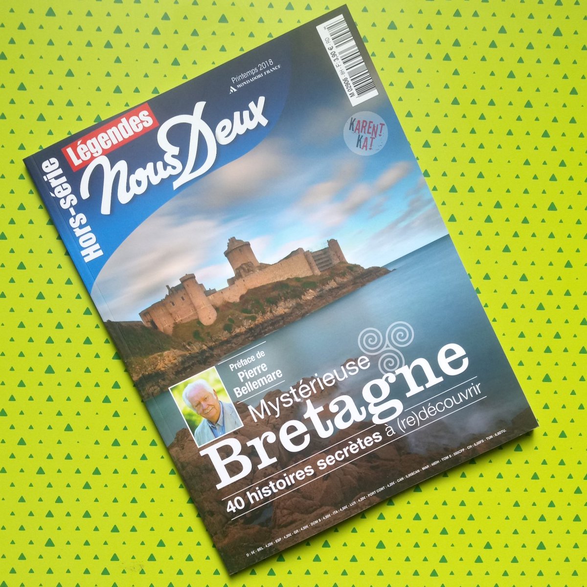 Karent_Kat's tweet photo. <<Quand les histoires sont belles, ce sont elles que l'on retient et iI est si agréable pour notre imaginaire de rêver... >> P. Bellemare.
Mystérieuse #Bretagne
De @BrestFr à @Clisson_LAggloh
Préface de Pierre Bellemare.
Oui, je lis @NousDeuxMag et alors ? !!! 😜
#tweetpub https://t.co/WghJOPVH71