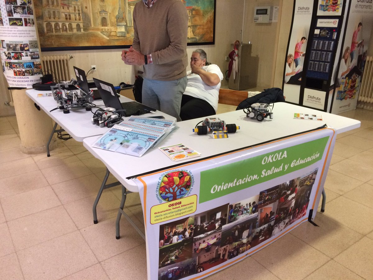 smartopenlab's tweet photo. Mesas de exposición en #ArduinoDay #Cáceres en @EPCC_Unex #ArduinoDay2018  @Okoladifusion @educarobot @onisus3d @XtreneMakerLab https://t.co/rnDRwm06IU