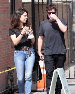 Josh Hutcherson y Claudia Traisac en Los Ángeles. [05/04/2018]