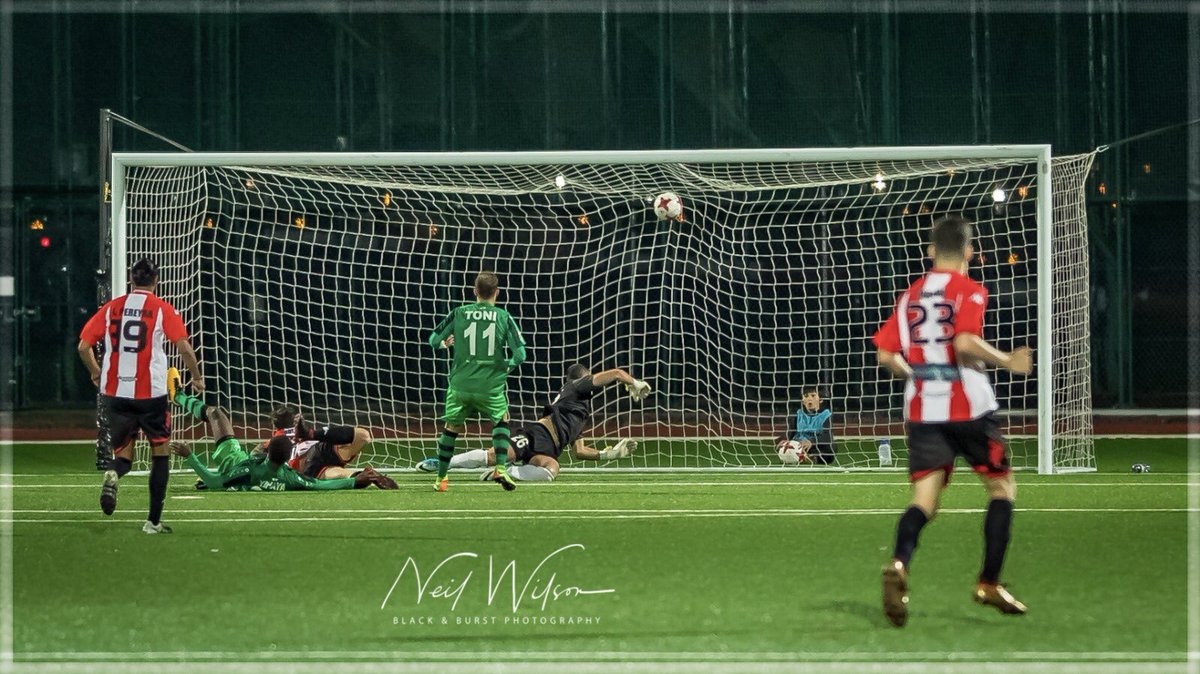 JamieBosio21's tweet photo. Huge 3 points for us last night. 🔝team performance by all the boys.
We keep working hard, each game as it comes! 🔴⚪️ #RightPeg https://t.co/OU0HrGmFOZ