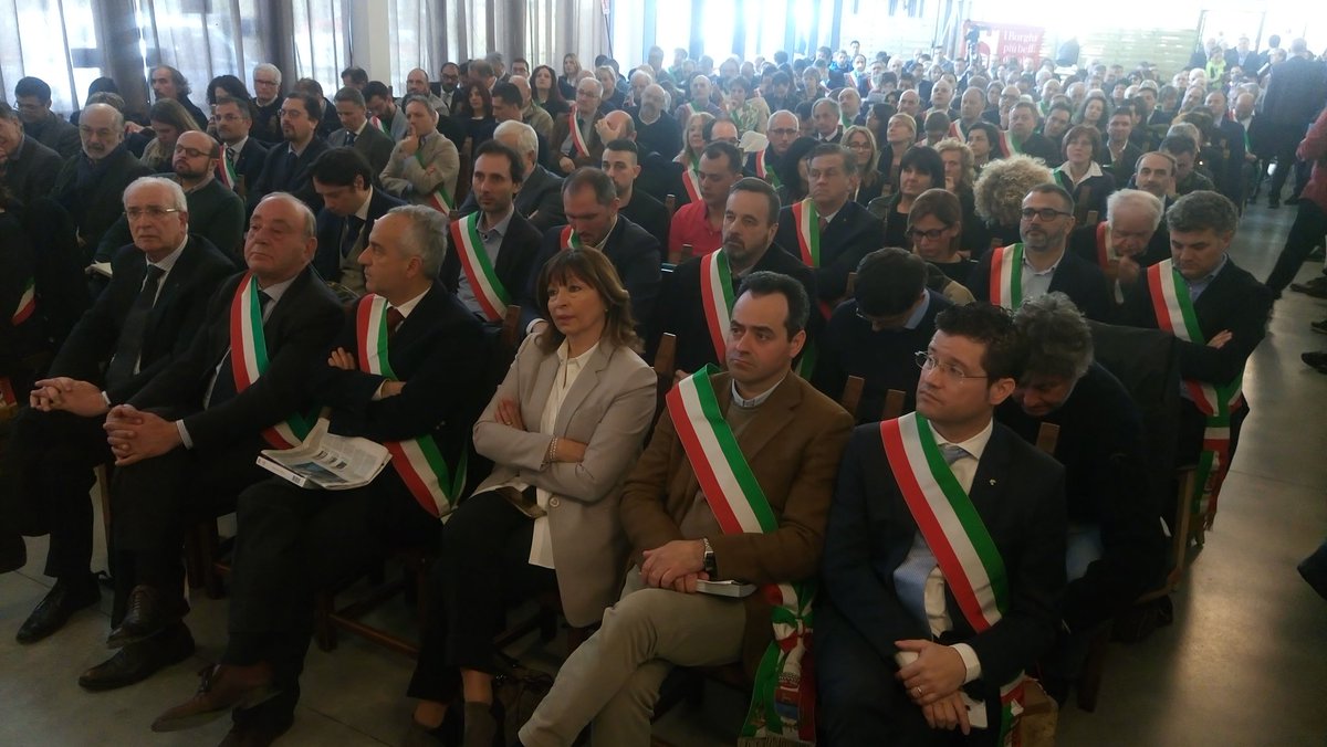 pasqualestasi's tweet photo. #Norcia partecipatissima assemblea nazionale #borghipiubelliditalia #difendiamolabellezza @BorghiPiuBelli https://t.co/sayNJBdFfq