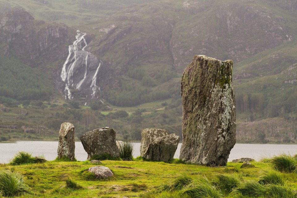 lorraineelizab6's tweet photo. #Uragh Stone Circle is a #neolithic stone circle, near #Gleninchaquin Park, #Tuosist, Co #Kerry! Largest stone is 10 feet (3 m) high & the circle is 8 feet (2.4 m) in diameter. 4 main lakes in the area. Can't you just imagine the druids & fairies! @MagicalEurope #Ireland https://t.co/jLehPpJu3h