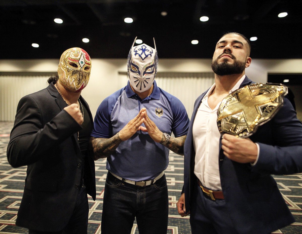 AndradeElIdolo's tweet photo. Mexico en WrestleMania weekend!!! 👊🏼👊🏼👊🏼 https://t.co/ZMgsQJn3Je