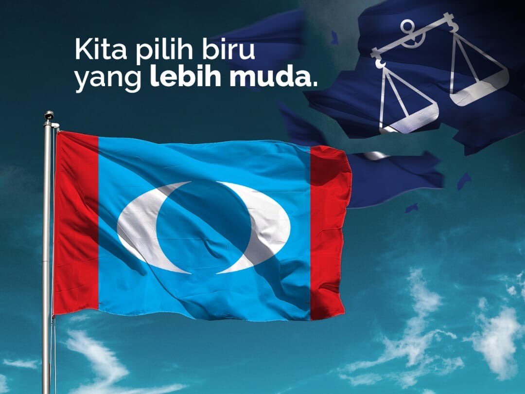 drwanazizah's tweet photo. Tiba masanya, kita pilih biru yang lebih muda.

#KitaMestiMenang 
#GE14 https://t.co/0PMCn47kcV