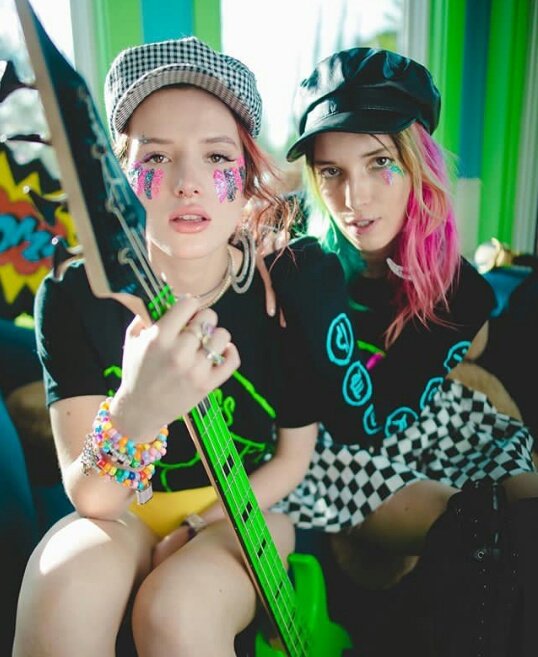 FILTVSeries's tweet photo. Sink your filthy fangs in🔪🎸

Don't forget to check out @bellathorne and @dani_thorne's merch, they even have customized shit!!!

https://t.co/vuEnUyJ7pK 😍🔥 https://t.co/kpeBT1QKbS