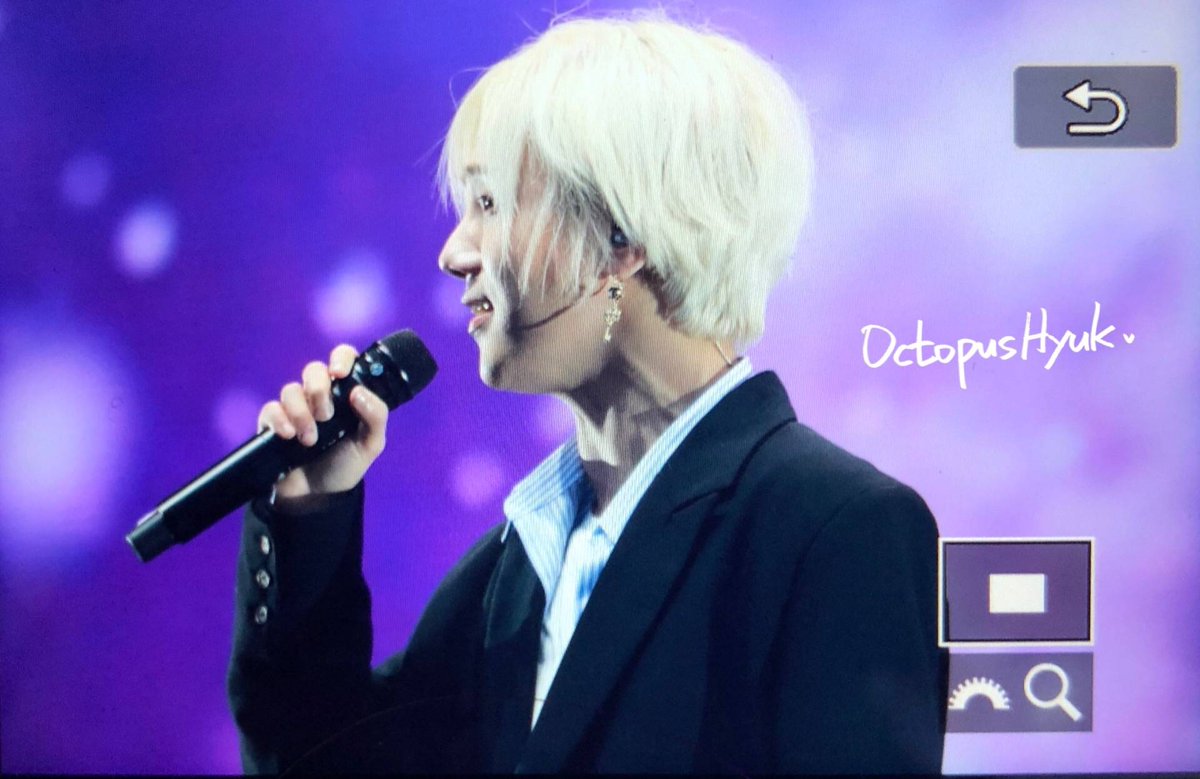 onlywithYesung's tweet photo. 180406 #SMTOWNinDubai (cr: octopushyuk) https://t.co/G4mbhGZAe7