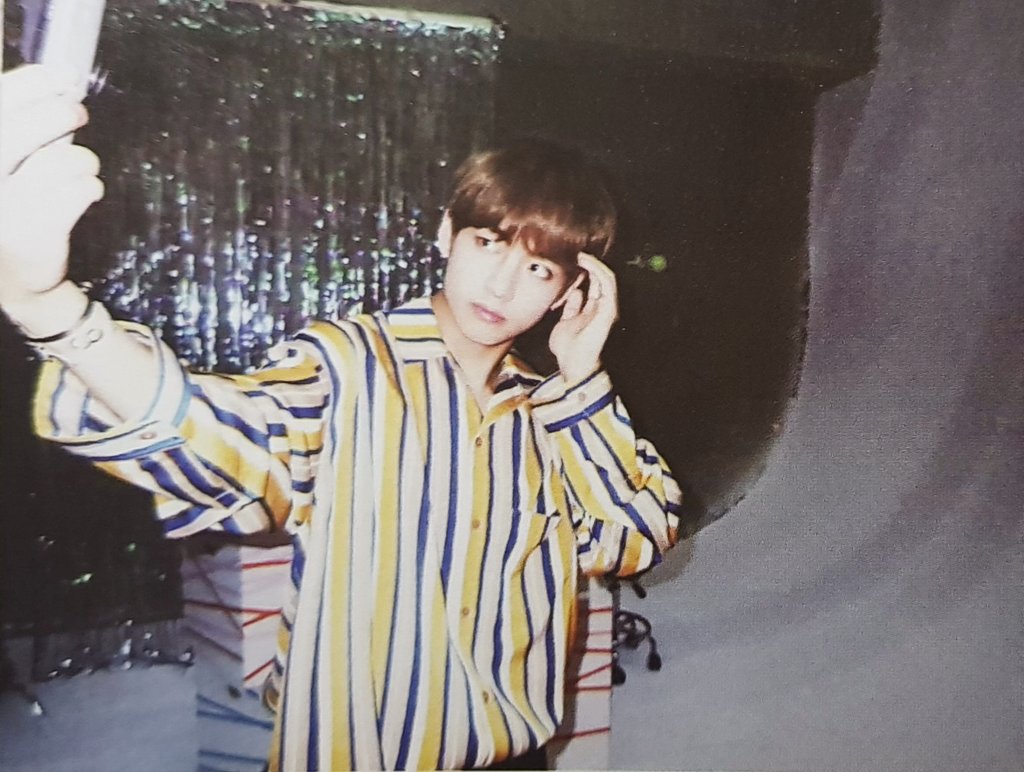 _nuna_V's tweet photo. S Cawaii! 5월호 작은 컷들
이것도 고화질로 풀어주세요ㅠㅠ넘 예뻐❤
#뷔 #V #태형 https://t.co/Valzmzko7p