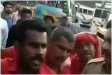 excomradekerala's tweet photo. CPM Govt transferred a Police Inspector who took action in connection with against the @cpimspeak trade union CITU goons for beating up 5 police officers!
#JungleRajInKerala #GoonsOwnCountry @rajnathsingh https://t.co/TEGZMgGRNP https://t.co/htLzZwlL4t
