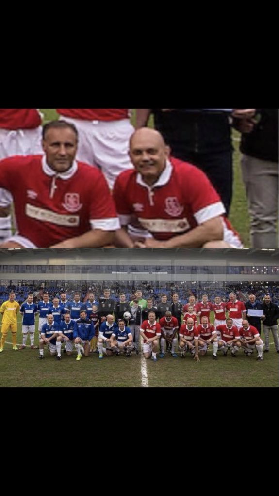 <a href="/talkSPORT/">talkSPORT</a> @Paul_Gascoigne8 What an awesome gentleman ray was .. he came up to <a href="/OfficialOAFC/">Oldham Athletic</a> to play in a benefit game for <a href="/teamellis/">Ellis Robinson</a> on a Tuesday night for a young lad paralysed in a freak football accident.. THANKYOU RAY ...GODBLESS RIP ... #legend 💙⚽️💙⚽️💙⚽️