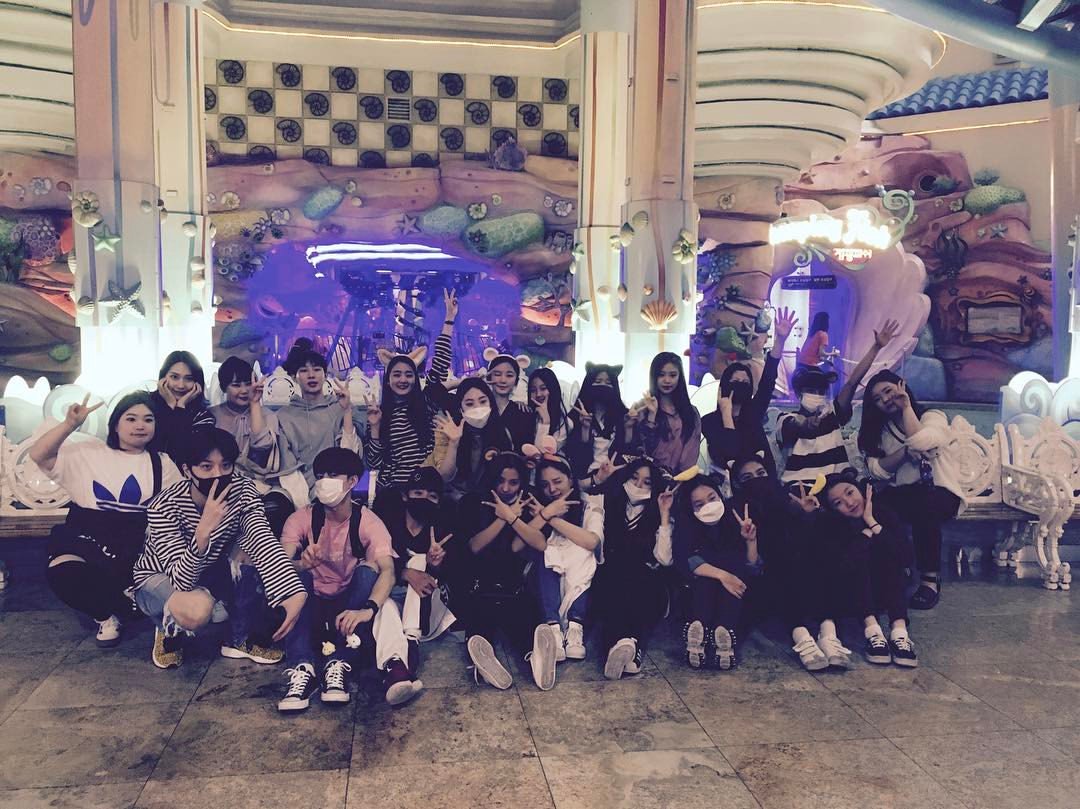 minniearchives's tweet photo. ➷ minnie + #미니 with other trainees! ♡
170411 ; ©addxcubetree https://t.co/O6FmX3O5e0