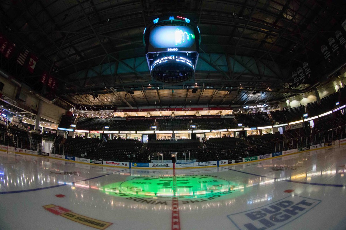 The hockey world is small. 

Its love is big. 

In the heart of #SilvertipCountry ... our hearts are with you, <a href="/HumboldtBroncos/">Humboldt Broncos</a>. 

#HumboldtStrong