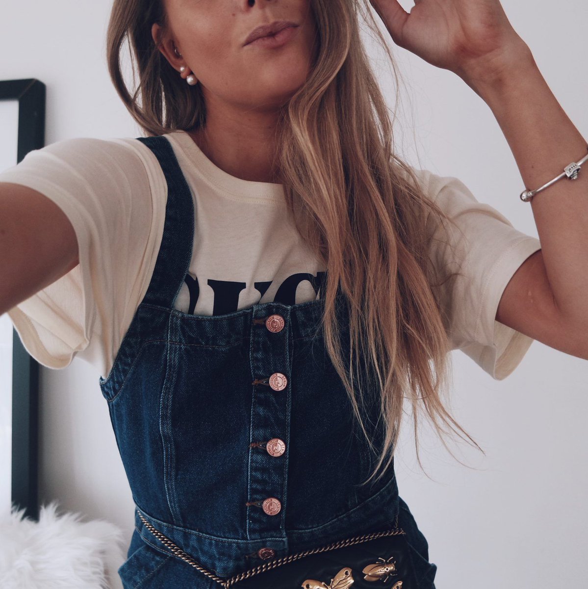 sineadxcrowe's tweet photo. How to style the Gucci T Shirt and why the cost per wear will more than pay for itself! https://t.co/ygn7GK2bBJ @FemaleBloggerRT #guccitshirt #springlookbook #guccitee #GucciGang #gucci https://t.co/bZ8zqCFsgT