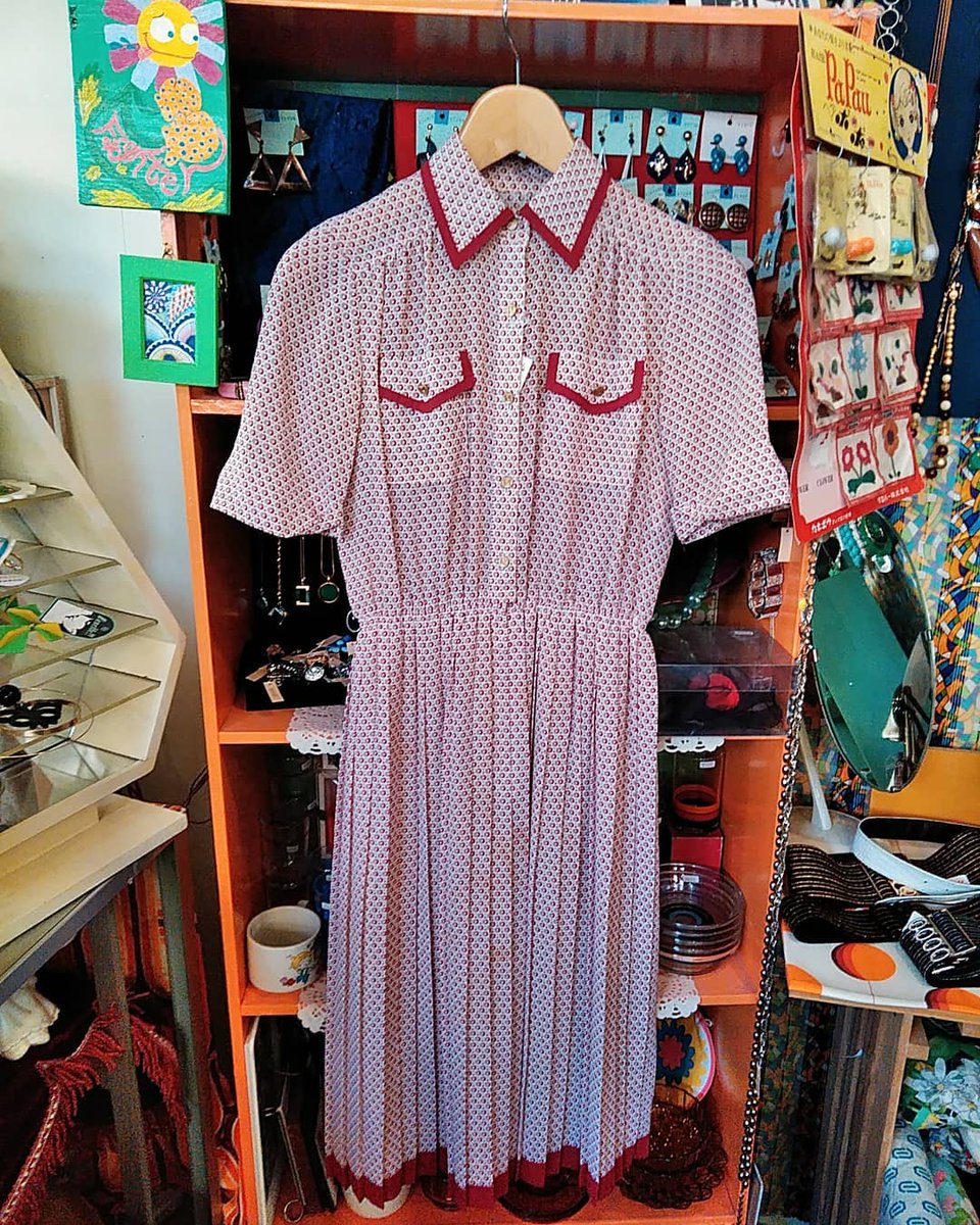 古着屋 レトロ古着ランデヴーのマミ בטוויטר 新入荷 しっかりポリエステルさんからスケスケポリエステルさん 緑 4900 えんじ 3900 Saleラック 500 1000 古着屋 古着 昭和 レトロ 昭和レトロ ヴィンテージ Vintage ファッション Fashion 60s