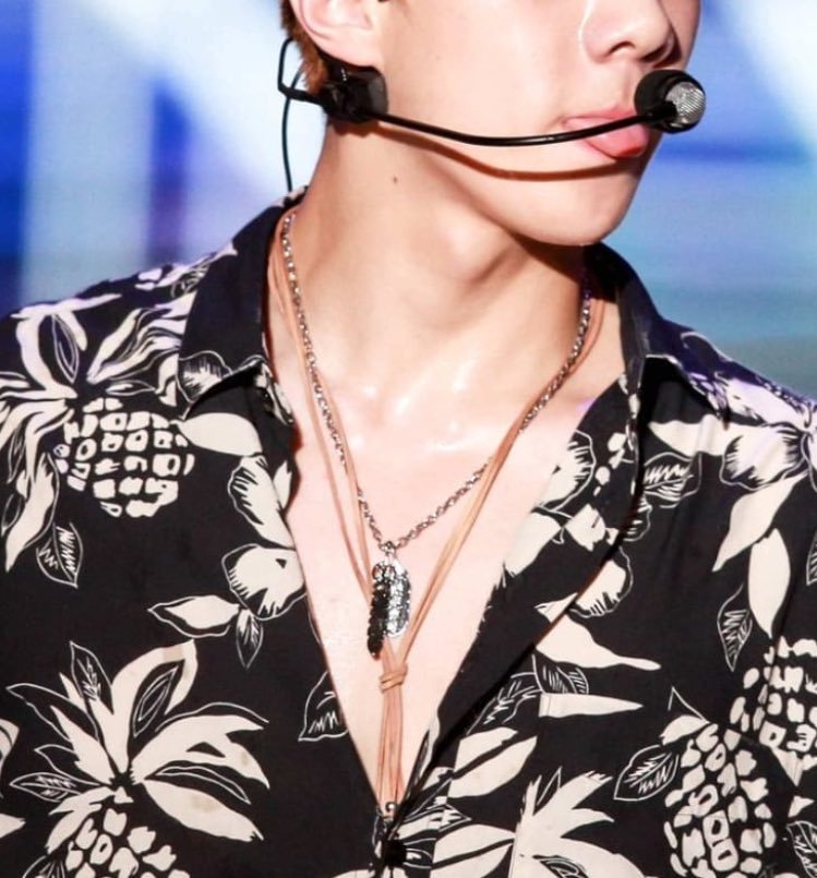 badboihun's tweet photo. ★ | #HunTagram

> Why do I feel horny? https://t.co/TypPBN1jZE