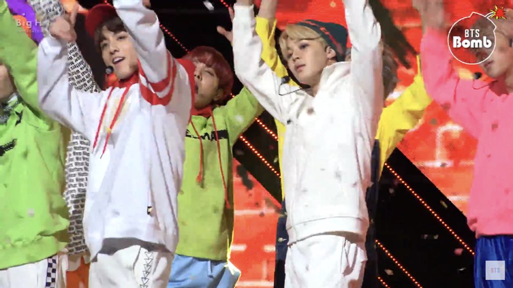 BTS RUSSIA on Twitter: "[БОМБОЧКА] BTS ‘고민보다 GO’ Stage with ARMY