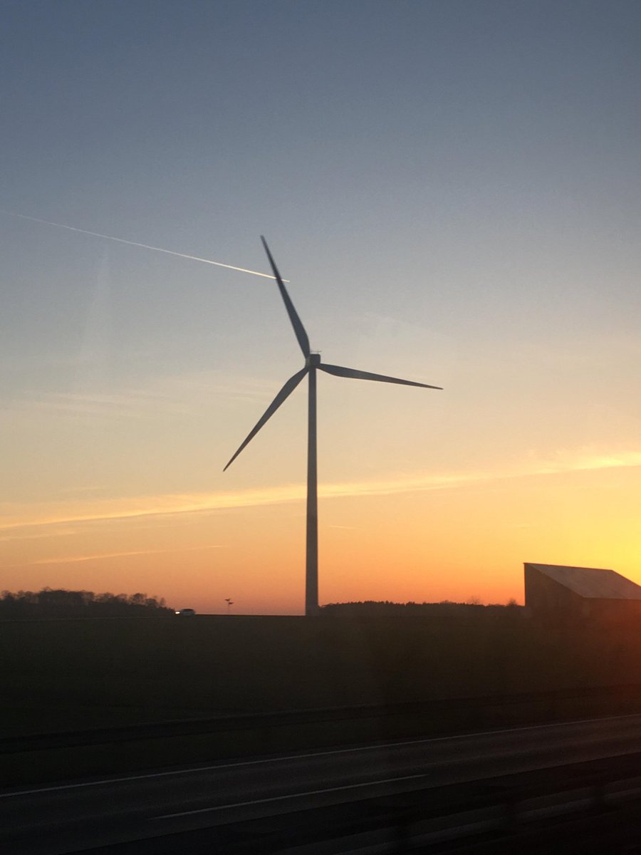RomseyPE's tweet photo. We woke to this lovely sunrise this morning on the coach. Currently getting breakfast just outside Munich. Not long left! https://t.co/kcEhIKtAJC