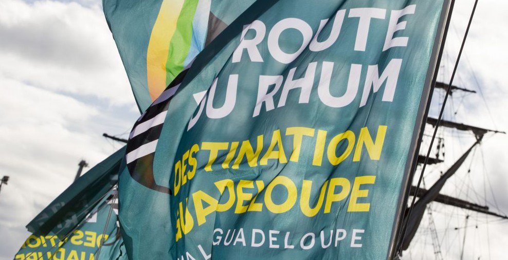 la1ere's tweet photo. 🔴La @routedurhum ⛵️arrivera en #Guadeloupe (au moins) jusqu'en 2026 👍🏼
La convention de partenariat entre @CRGuadeloupe et @PenDuickSAS a été signée hier. 
https://t.co/LHIyovoaKb https://t.co/p0UeTz7C2R
