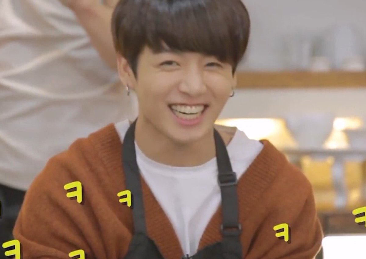 eyecandyJJK's tweet photo. Your smile is like the sun breaking through the clouds.

🌸You are the cause of my euphoria🌸

#PremiosMTVMiaw #MTVBRKPOPBTS @BTS_twt https://t.co/cmBEar7awZ