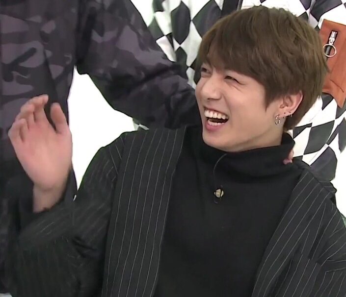 eyecandyJJK's tweet photo. Your smile is like the sun breaking through the clouds.

🌸You are the cause of my euphoria🌸

#PremiosMTVMiaw #MTVBRKPOPBTS @BTS_twt https://t.co/cmBEar7awZ