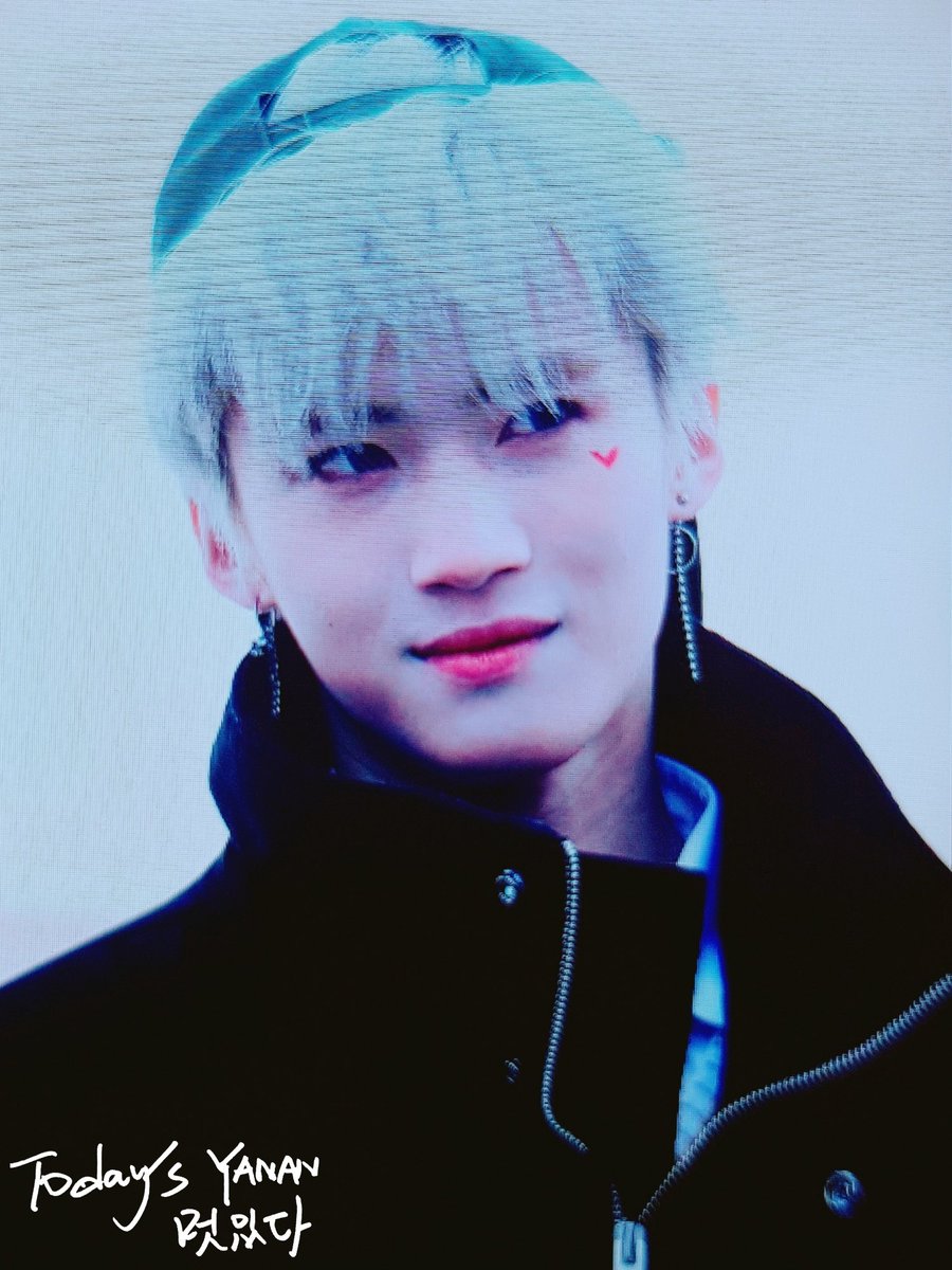 19961025net's tweet photo. 170407 음악중심 미니팬미팅☄

#옌안 #펜타곤 #PENTAGON #YANAN #빛나리 https://t.co/G813GlFE1A