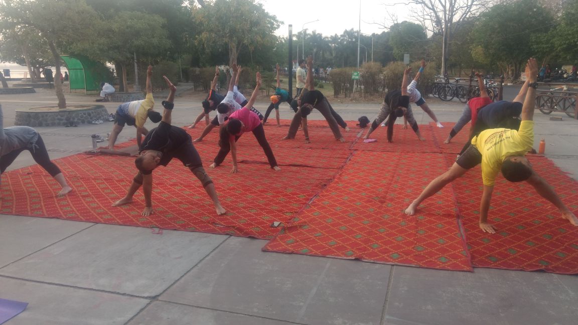 kare_partners's tweet photo. Kare Partners, Chandigarh organised Health camp at Sukhna Lake today. We would like to thank all who participated and attended our camp. It included medical tests with exercises.
#KarePartners #chandigarh #camp #medicalcamp #health #healthcare #fitness #beingfit #wellness https://t.co/PlEWb0H1QP