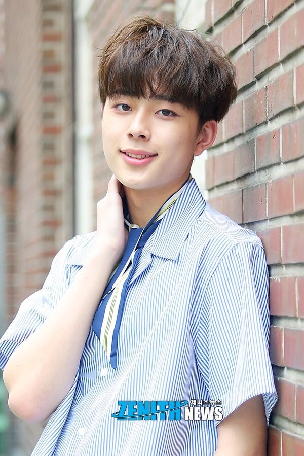 jsmtjyygyjbbjb's tweet photo. ความน้องยิ้มเกร็งมาตั้งแต่เด็ก 5555555555555555555555555555 https://t.co/Dp6GcSonoM