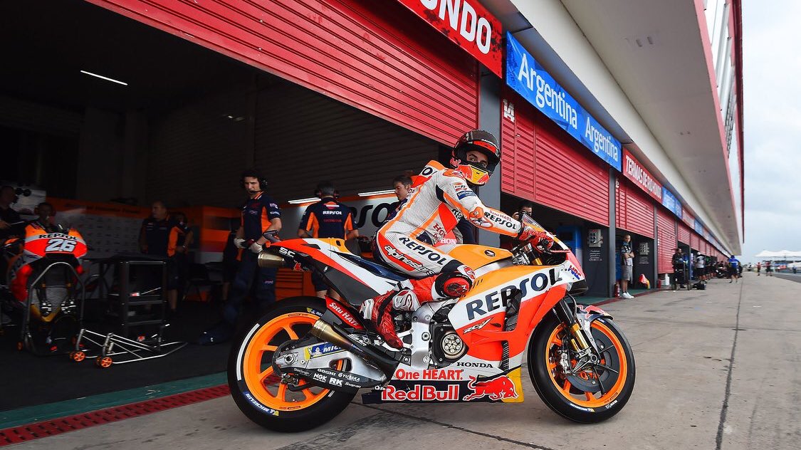catarina93_73's tweet photo. @MotoGP 🎙🇦🇷
“Blistering Marquez unstoppable at Termas de Rio Hondo”
#PowerOn93 👊💥
@marcmarquez93
📸 #Day1 @Michelin_Sport https://t.co/sL7s6DfCAI