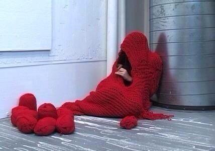 womensart1's tweet photo. Performance art piece by artist Bea Camacho entitled "Enclosure", crocheting a cocoon for herself in 11 hours without  interruption #womensart https://t.co/SDz90LIFKX