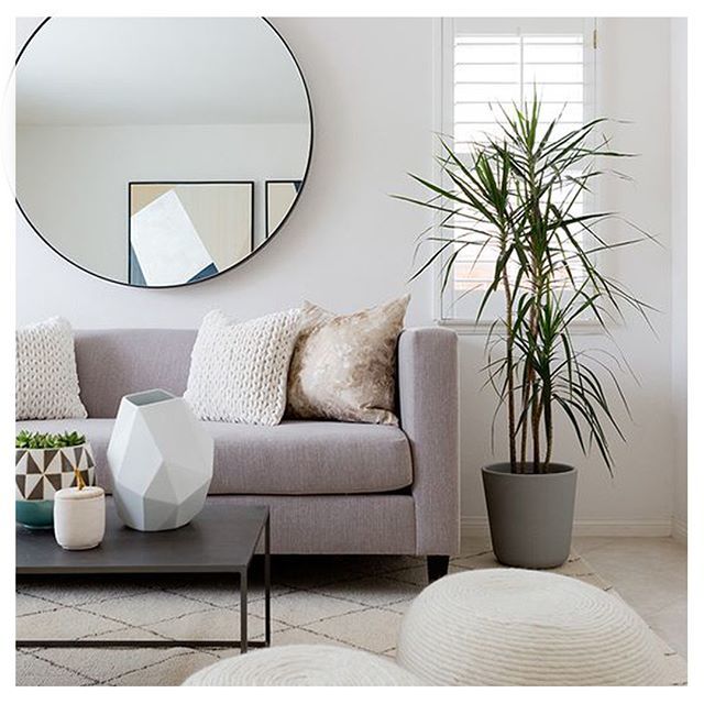 SidelineGallery's tweet photo. I'm noticing a trend.....sofas.....calm colours....time to log off and get that glass of wine!
_______________________________
Found via @amybartlam 
#art #prints #sidelinegallery #gallery #photography #photographer #photograph #interior #interiordesign … https://t.co/WNRiAhGMWQ https://t.co/SSyQLHT6JK