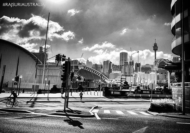 RajSuri's tweet photo. 09.03am Darling Harbour | Sydney 📷 @rajsuri #RajSuriAustralia | #24hourproject | #ILoveSydney #bike #travel #day #trip #fitness #body #mind #tourism #inbound #theglobalstyle #Sydney #Australia #sightseeing #getaway #rajsuri #actor #film #cinematic #d… https://t.co/DkEEvgy3yq https://t.co/H7k0cmJvAp