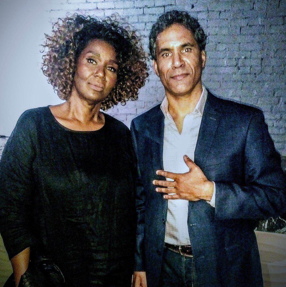 jpthebluesman's tweet photo. Making friends at First Fridays - April 6th 2018 - Toronto, Ontario, Canada
#makingchange #changemakers #blackculture #BlackPeople #havingfun #jordanpatterson #goodpeople #blackbusiness #RiseUp #toronto #BlackExcellence https://t.co/GBiD9JZEYh