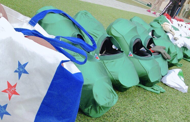 greenhornetsafb's tweet photo. こんにちは！
八日市高校アメリカンフットボール部Green Hornetsです🐝🍀
あまり馴染みのないスポーツで、高校から始めた部員ばかりですが楽しく活動しています。質問も待っています！ぜひ1度見学に来てください🏈
部員一同皆さんの入部を心待ちにしています！！！マネージャーも募集中です！！！ https://t.co/Jfq16ZGYiM