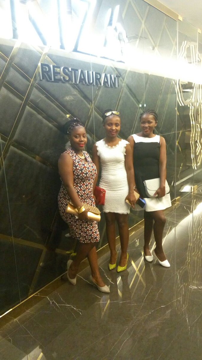 stellamarismega's tweet photo. On 31st we enjoyed 6hrs of Dubai city tour. #Dubaimuseum #jumeirahbeach #sageworld #goldcarpetshowroom #palace #thepalmatlantis #BurjKhalifa etc and later went to Kiza to experience the night life #ilovestejos #DubaiEaster2018 https://t.co/H62j7Nulqw