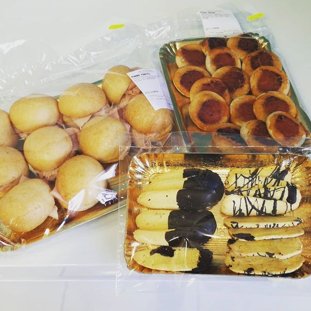 senzaglu_boccea's tweet photo. Per le vostre feste è possibile prenotare pizzette, panini biscotti e tanto altro fresco #senzaglutine #senzalattosio #pizzette #newfood #solodanoi #frescosenzaglutine #frescosenzalattosio #msgboccea https://t.co/2JDbfWWdAx https://t.co/ss3B8vWbuC