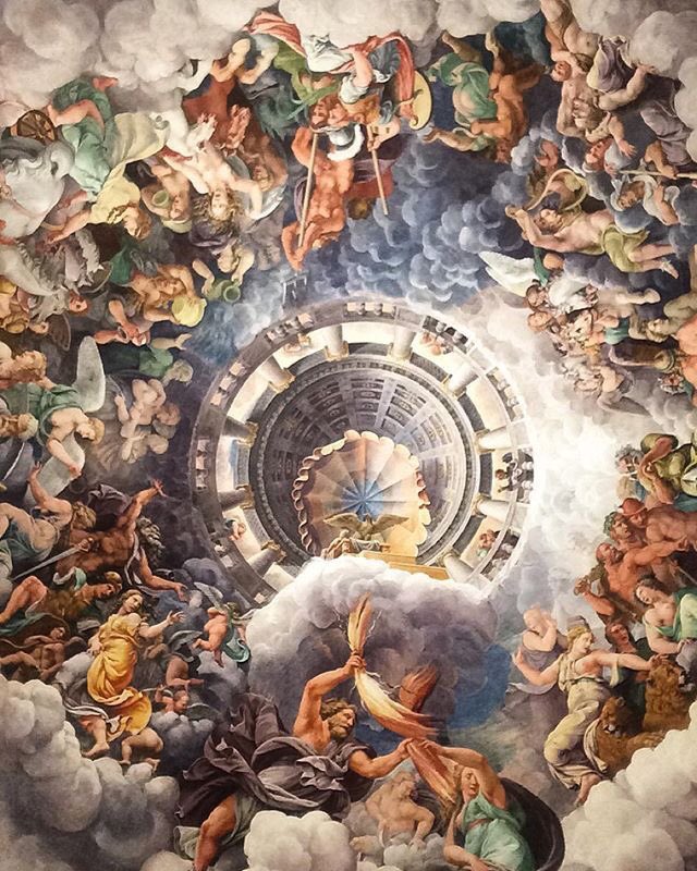 MaRoseblack's tweet photo. Anche nel difetto e nell’imperfezione 
Sei soltanto incanto 

#art
#scrivoarte 

📎 La Sala dei Giganti, Giulio Romano, Palazzo Te, Mantova https://t.co/NhNTqg1xDW