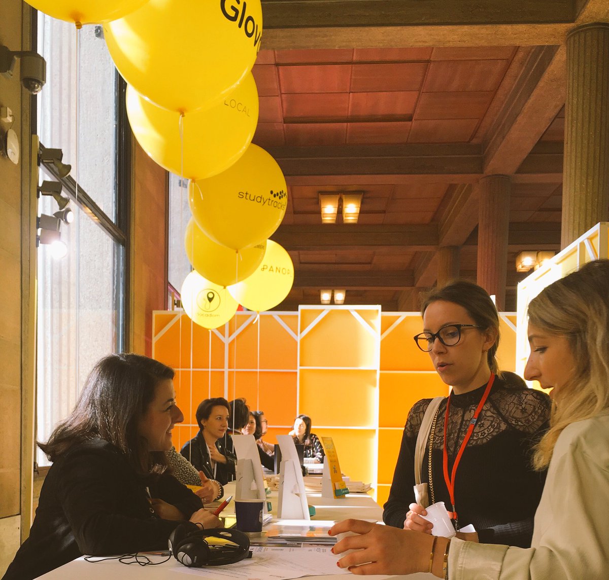 Forum #ElleActive - Venez nous rencontrer maintenant au bar des services pour découvrir #AlloNounou, un #service de garde d’urgence pour vos #enfants proposé par <a href="/AXAFrance/">AXA France</a> en partenariat avec <a href="/Babilou_fr/">Babilou</a> et <a href="/yoopies/">Yoopies</a> !