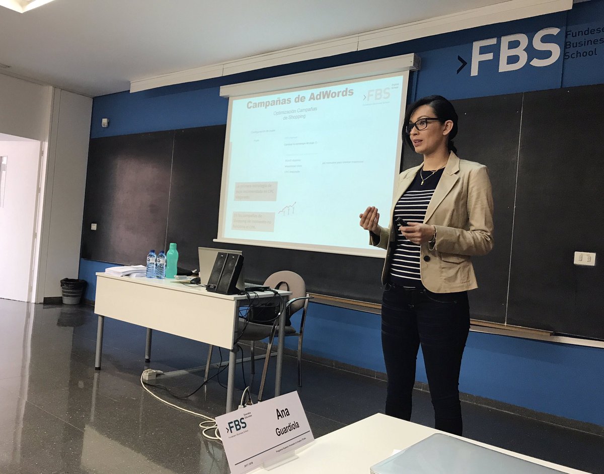 Fundesem's tweet photo. Milena Peña, especialista en SEM/PPC este fin de semana enseña a nuestros alumnos del Programa Superior Avanzado en #Google y #FacebookAds a gestionar campañas avanzadas de shopping y publicidad en Youtube 💻

⬇️Aquí tienes nuestros próximos cursos ⬇️

https://t.co/nA26L5MbXQ https://t.co/ABS2NoxpKv