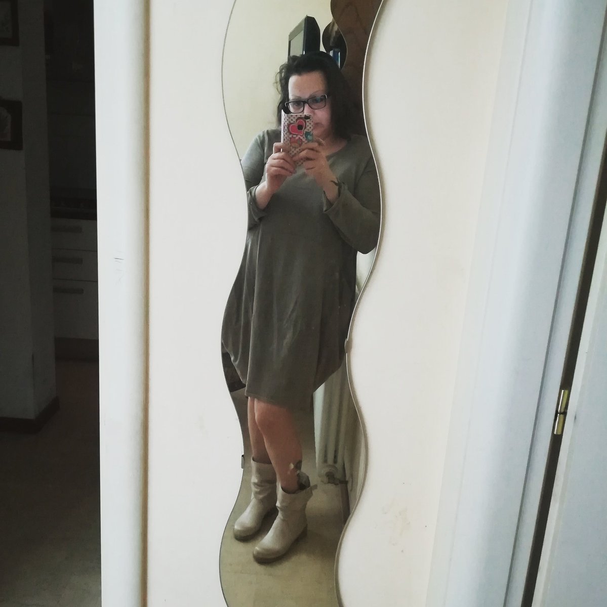 alfanosara79's tweet photo. #buongiorno 🌞
Altra #giornata di #sole 😍
Anche voi avete iniziato a scoprire le #gambe ?
Siete "bianche mozzarella" come me? 😑
In questi #giorni qualche trucchetto per avere gambe #lisce e #sgonfie
#felice #weekend 😊 https://t.co/Oibt4IEVg1